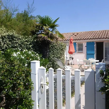 Maison 3 Pieces Avec Piscine Proche Plage, Courts De Tennis, Jardinet Et Parking Prive - Fr-1-224a-48 Feriehus