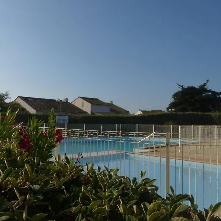 Maison 3 Pieces Avec Piscine Proche Plage, Courts De Tennis, Jardinet Et Parking Prive - Fr-1-224a-48 Feriehus *